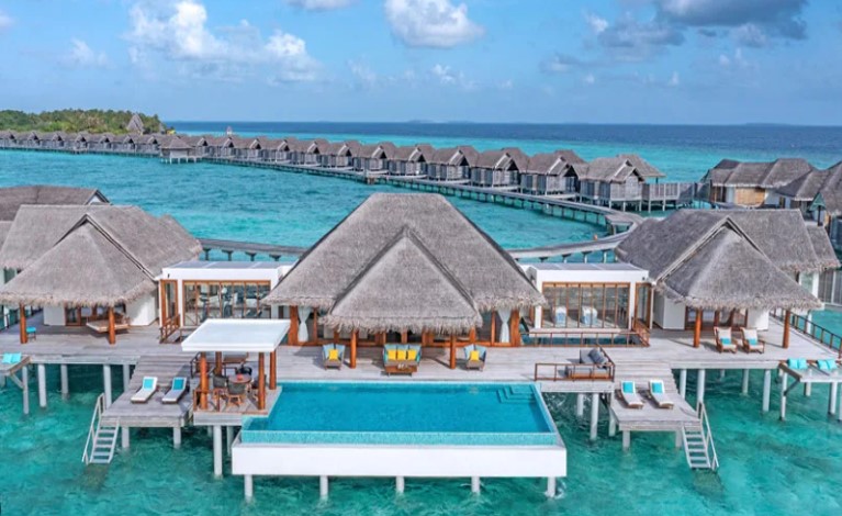 Anantara-Kihavah-Maldives-water-villas