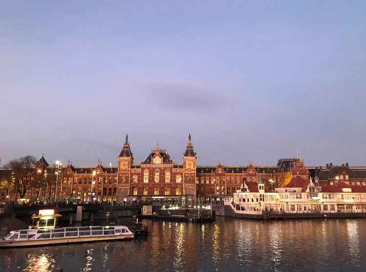 girls trip place in amsterdam