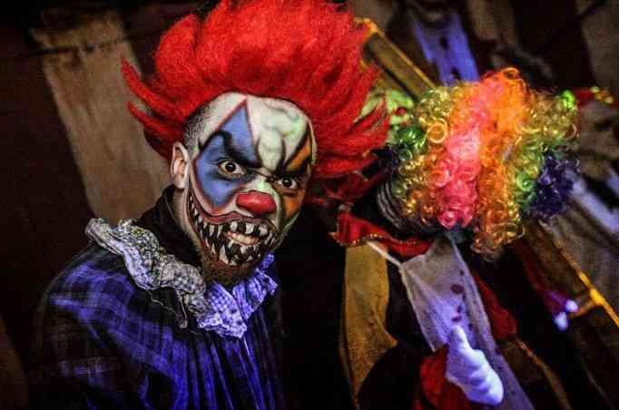 Top 12 Scariest Haunted Houses For Halloween: Wickedly Wild Girls’ Trip