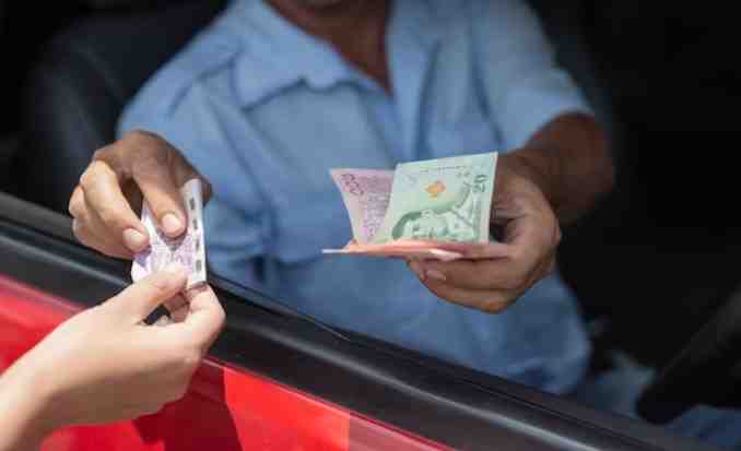 Thai Tipping Etiquette: How Much to Tip in Thailand